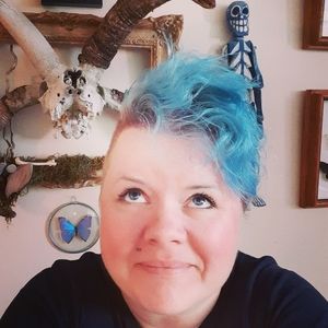 Meet your Posher, Leila